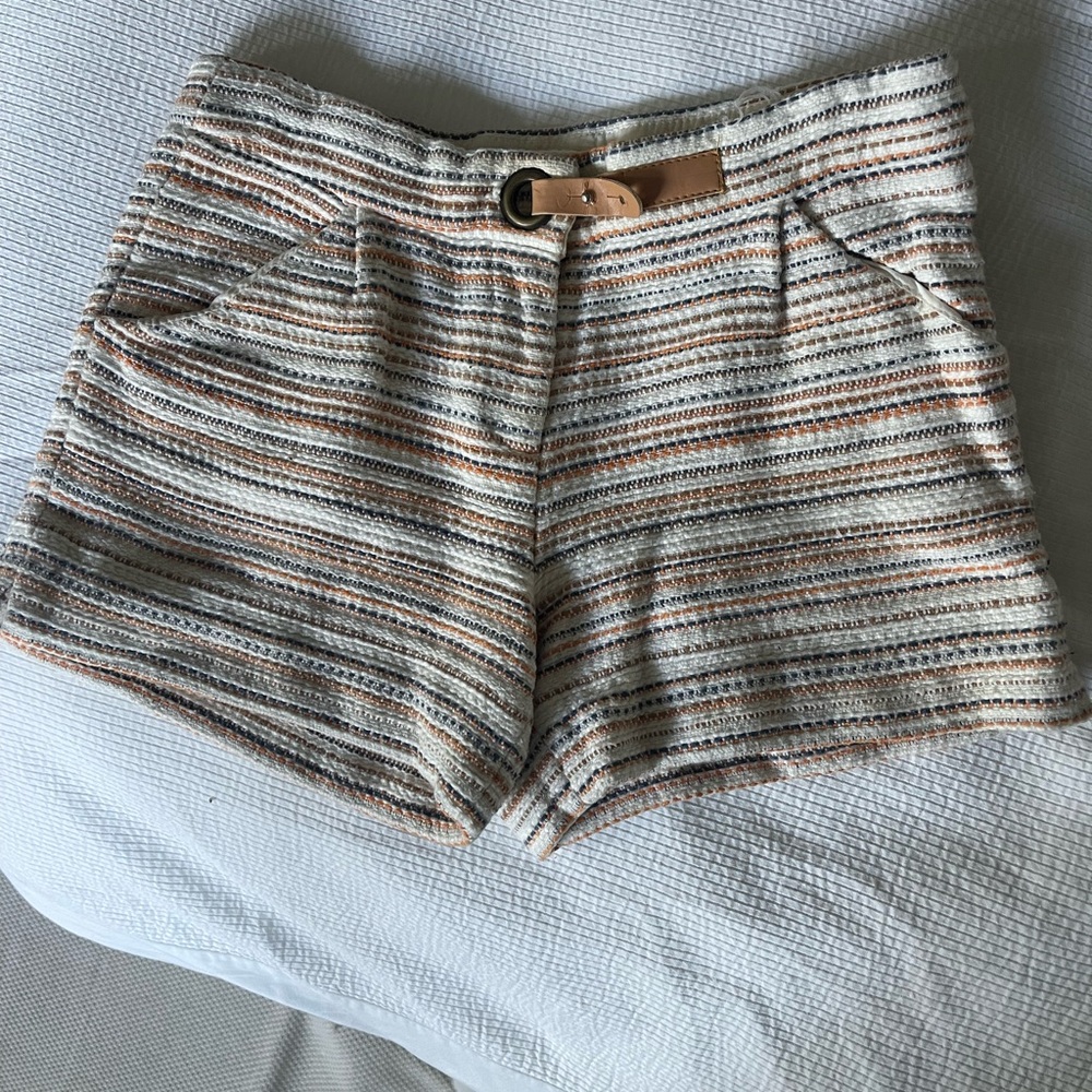 Zara Girls size 7 Striped Knit Shorts in Cream, Tan & Gray